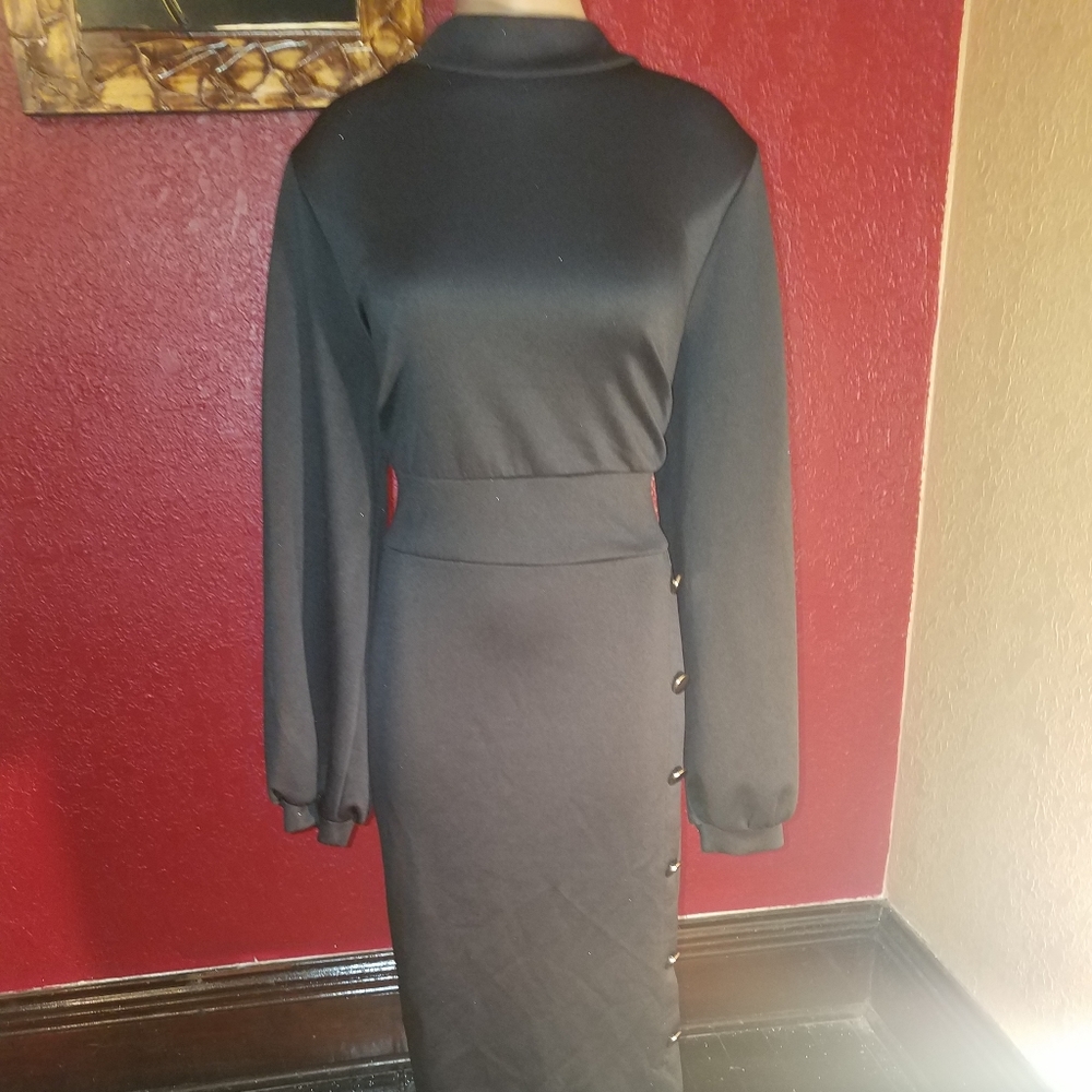 Black bodycon dress